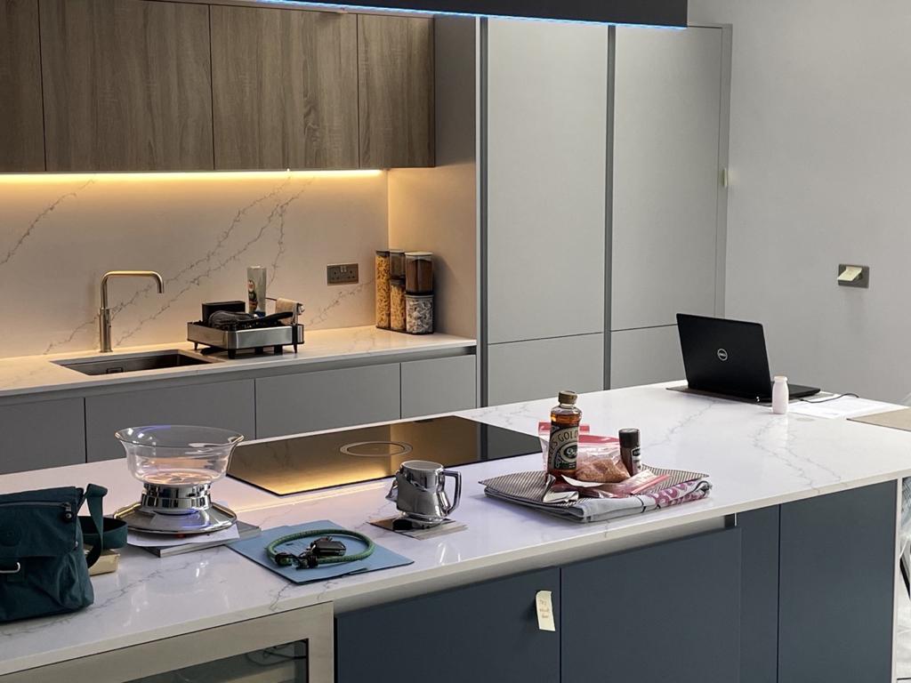 Modern Kitchen with Rail System in Cholsey